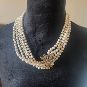 IvyBox Pearl statement necklace